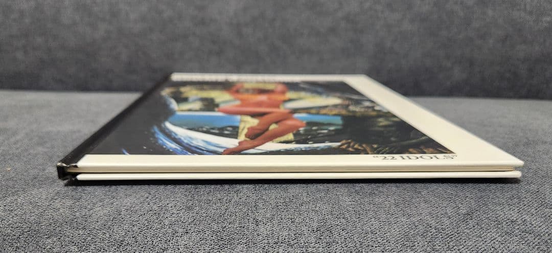 Winston Smith × 河村康輔『22 IDOLS』コラージュ作品