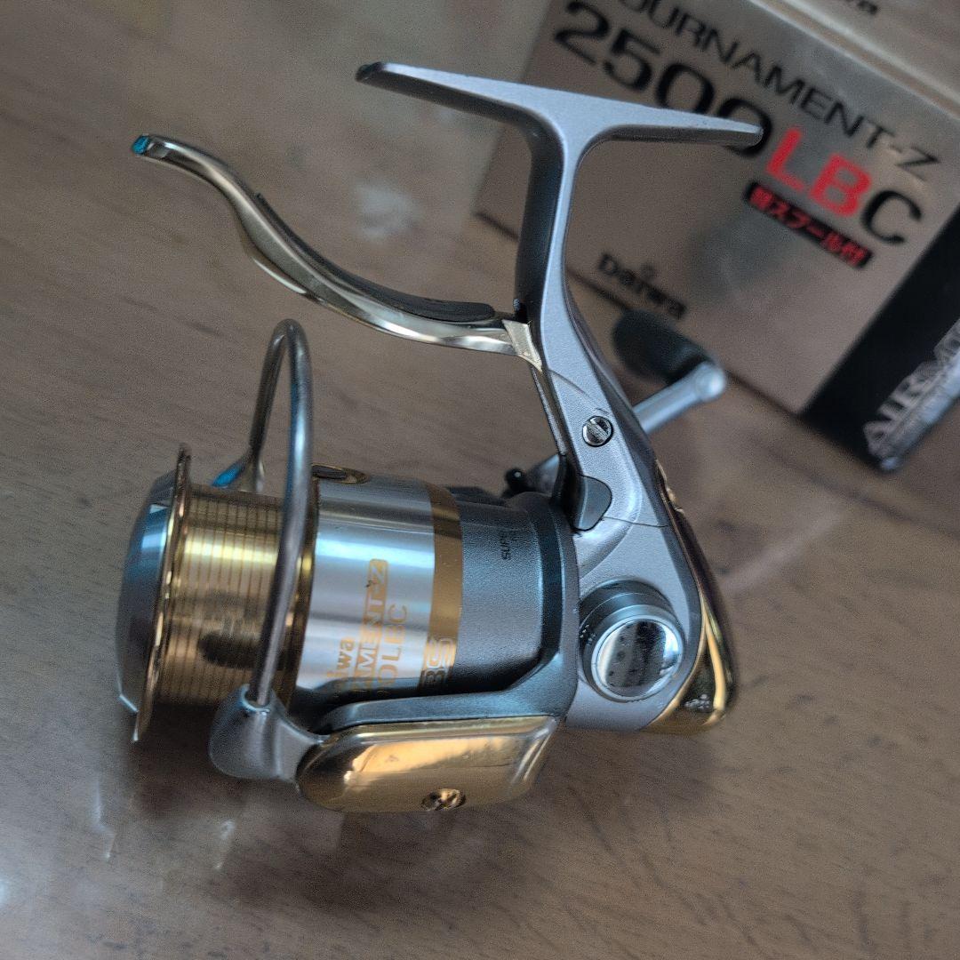 DAIWA TOURNAMENT−Z 2500LBC 替スプール付