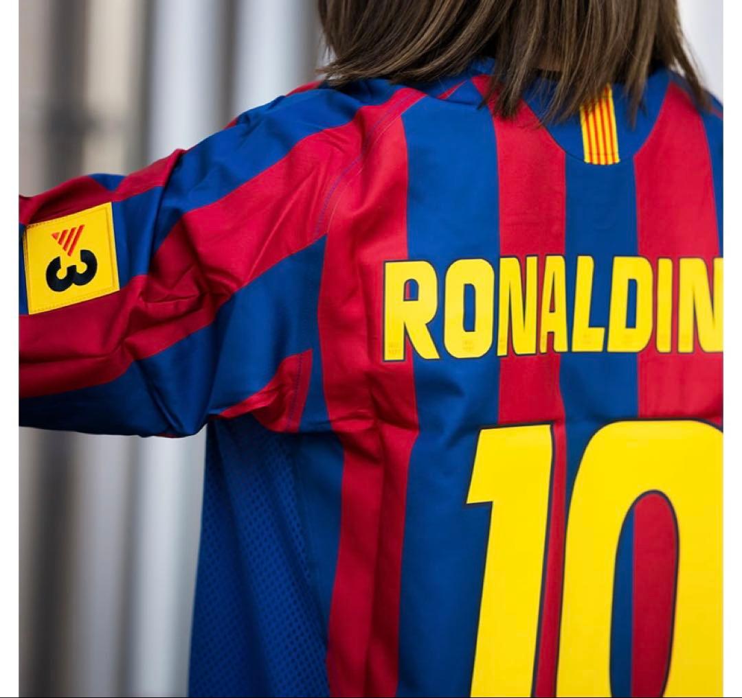 ロナウジーニョ　バルセロナユニフォーム　新品正規品