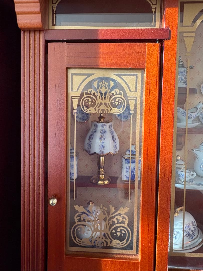 ドイツ　ミニチュア　ロイターポーセリンキャビネット　レトロRP1797-5