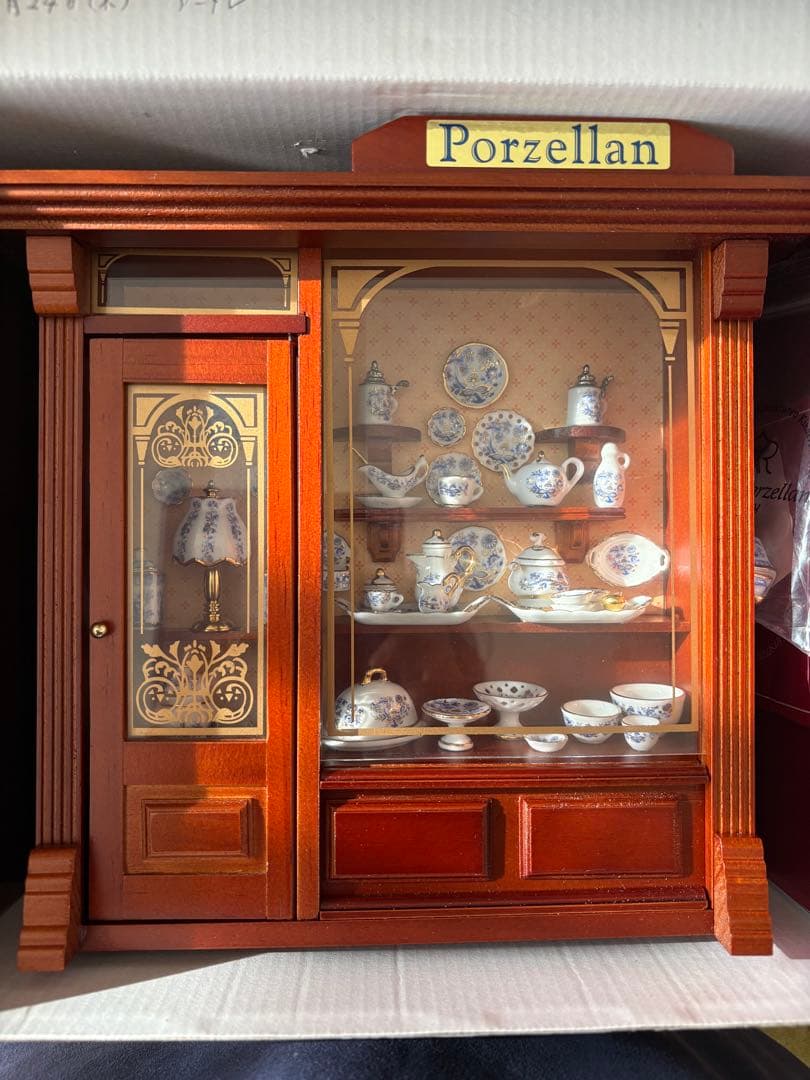 ドイツ　ミニチュア　ロイターポーセリンキャビネット　レトロRP1797-5