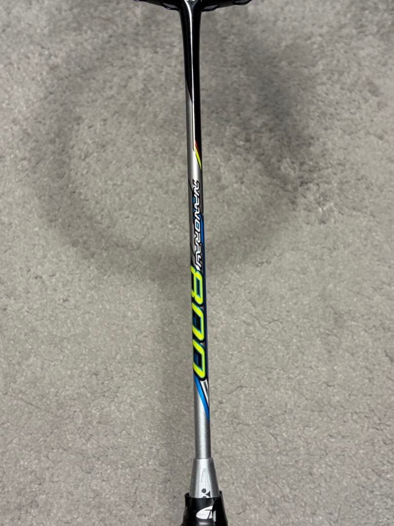 ヨネックス　ナノレイ800 4UG5