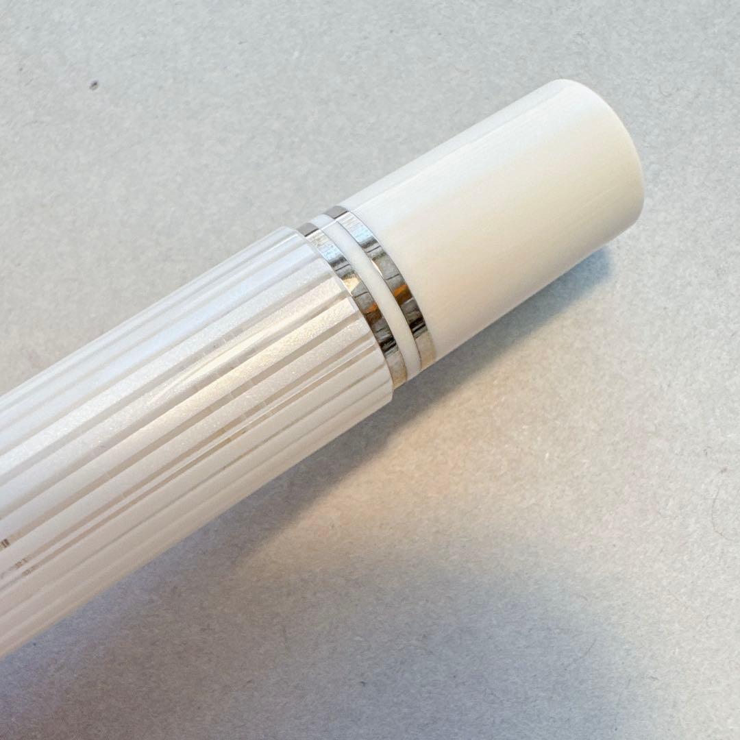 【極美品】ペリカン 万年筆 スーベレーン M605 ホワイトストライプ14K M