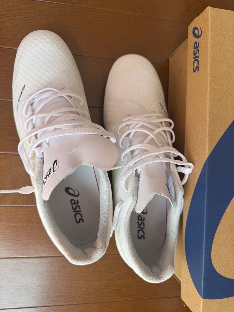 asics ACROFIT サッカーシューズ ホワイト/イエロー