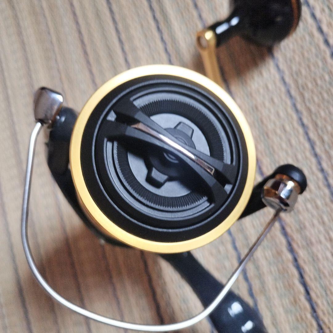 Sahara C5000 スピニングリール ブラック/ゴールド