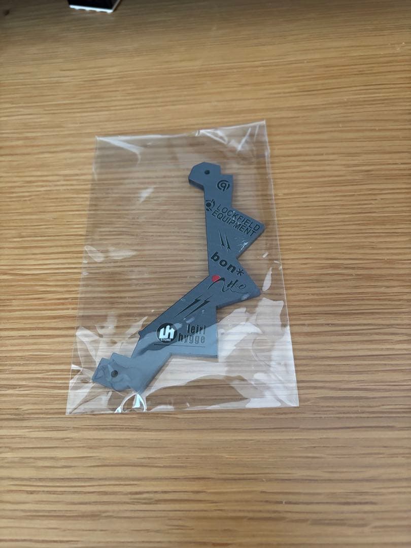 サメフィン　1枚　ボンボネロ　カスタムフィン