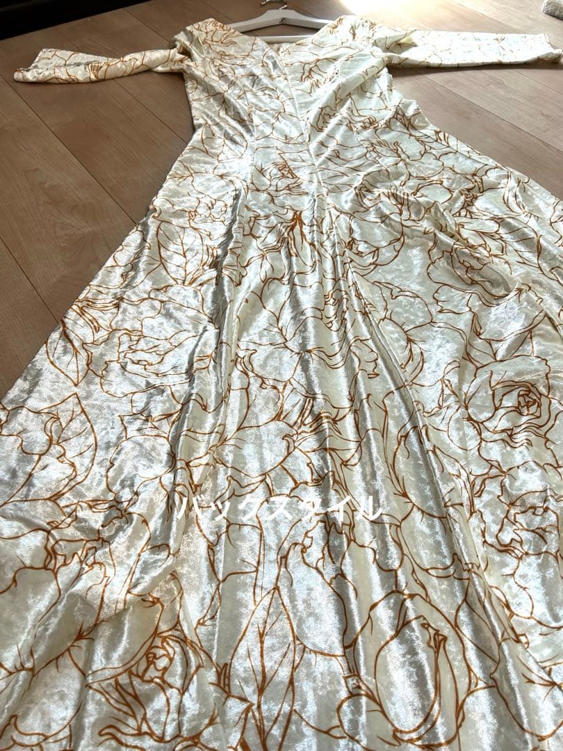 アイボリー 花柄 ロングワンピース 長袖