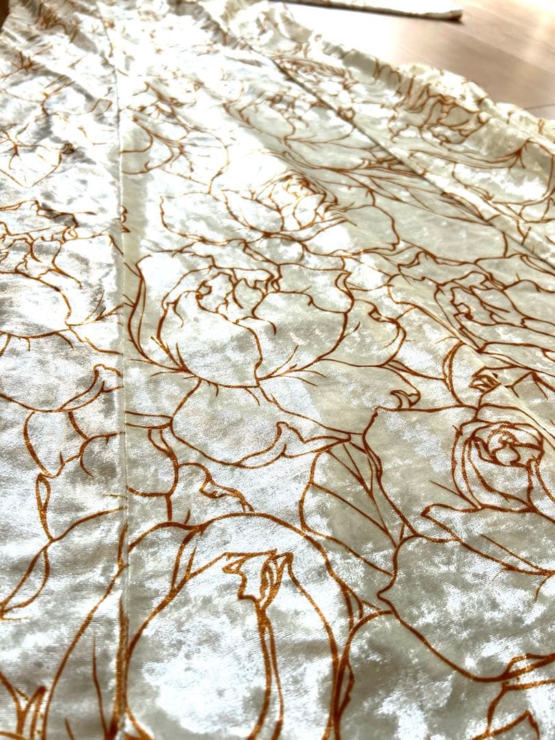 アイボリー 花柄 ロングワンピース 長袖