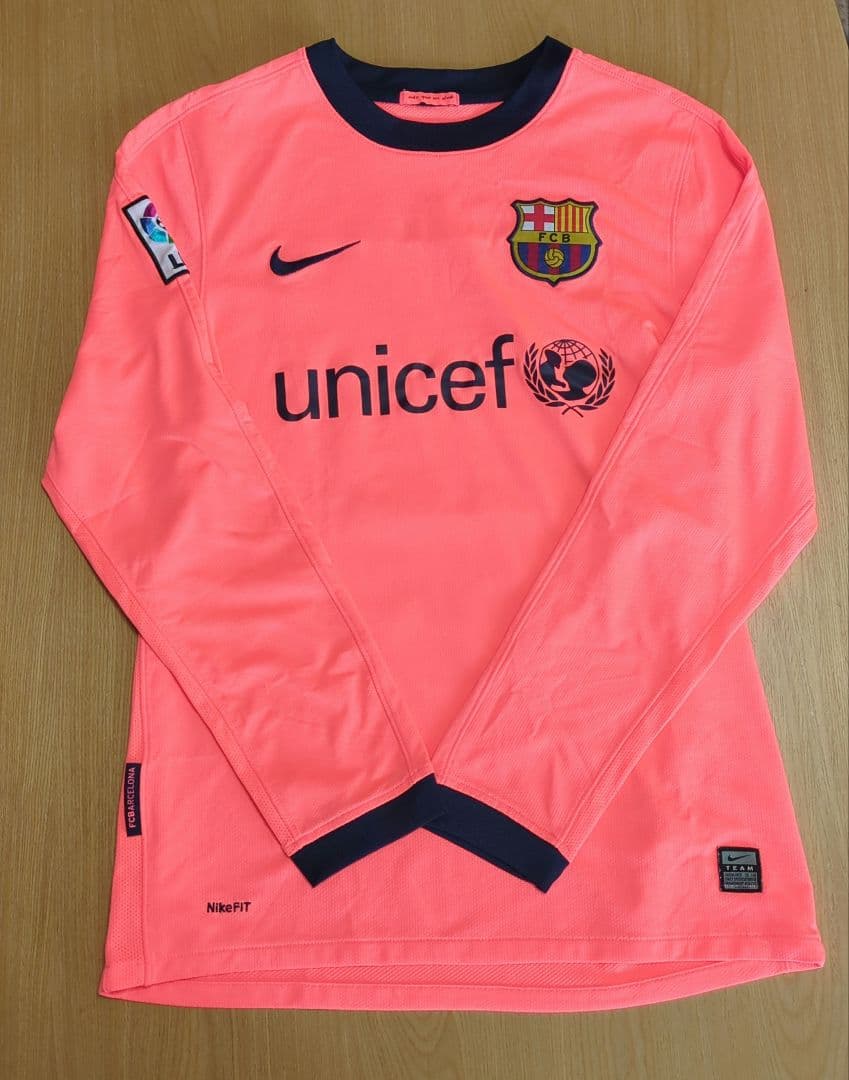 FC Barcelona イニエスタ 8 長袖ユニフォーム１週間限定出品！