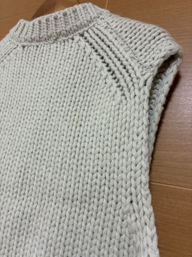 ♡かぐれ　ラムウールボタンニットベスト　アイボリー