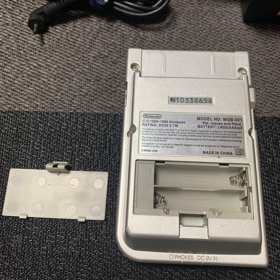 ゲームボーイポケット　シルバー本体　アダプタ　ソフト４本セット