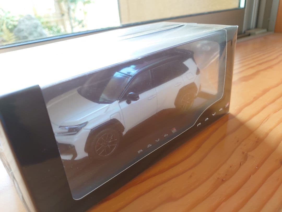 ☆【割引】新型RAV4　GRスポーツ　ブラック×ホワイト　カラーサンプル