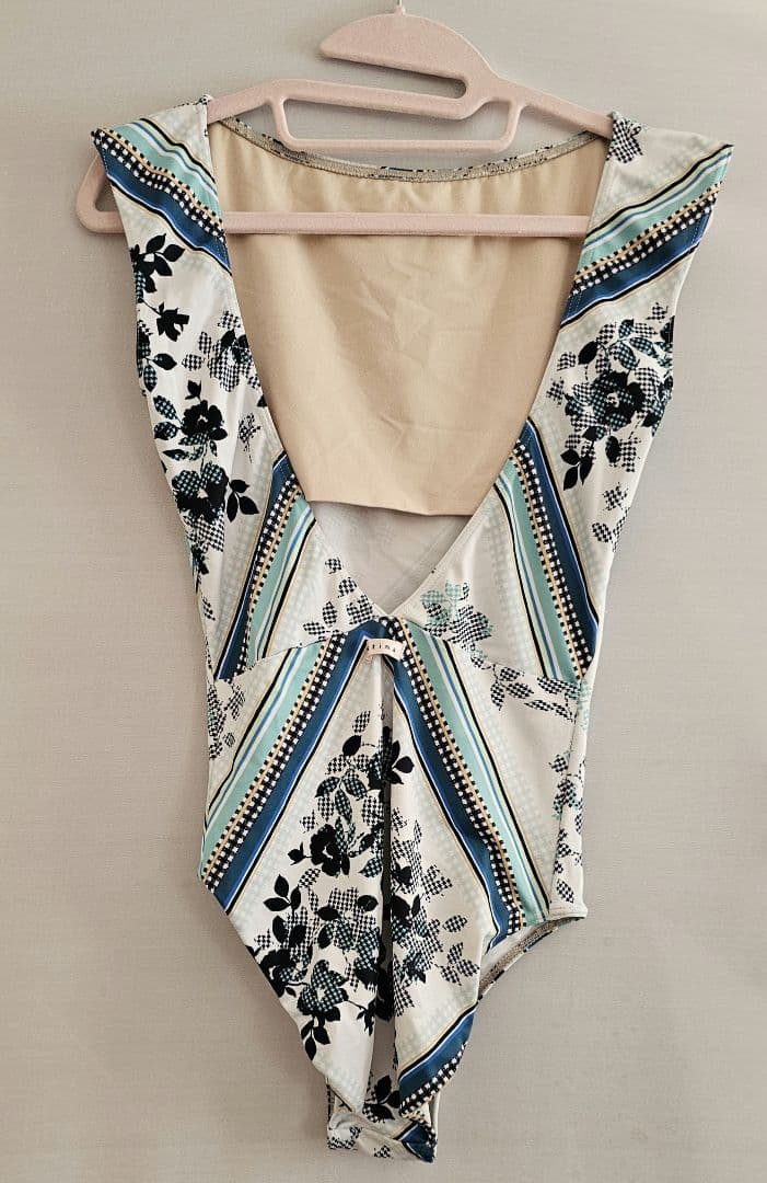 スティナ ノースリーブレオタード typeK　Mサイズ