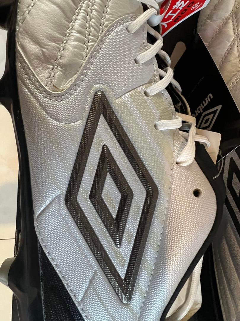 UMBRO アクセレイタープロHG 28.0②