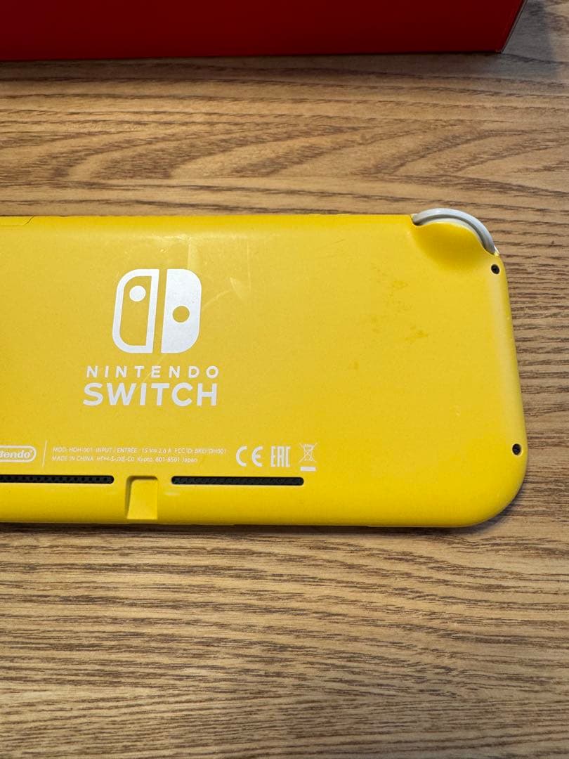 Nintendo Switch Lite イエロー スイッチライト【ケース付き】