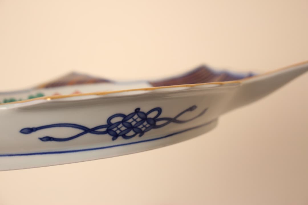 箱入　有田焼　其泉造　染錦魚型盛皿　金彩　皿