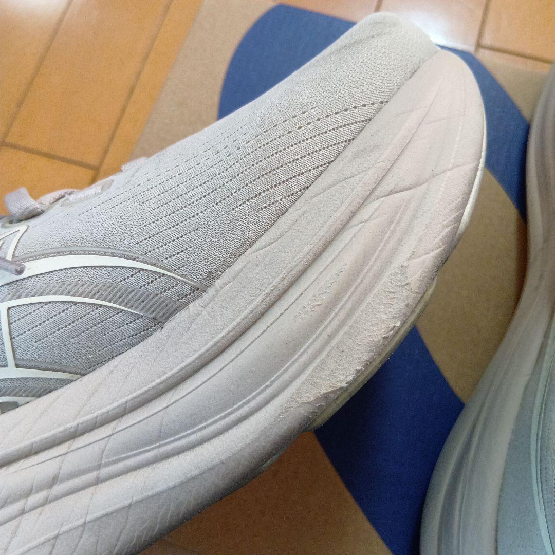 アシックス　ゲルニンバス　28 フェザーグレー　クリーム　26.5 2E