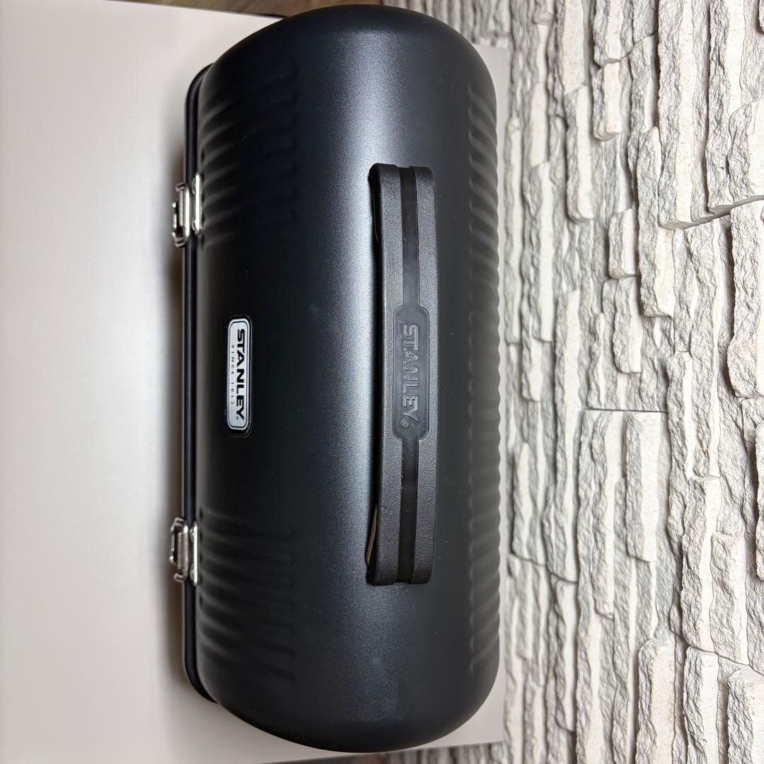 人気色ブラック！スタンレー クラシックランチボックス 9.5L ※内部金具欠品