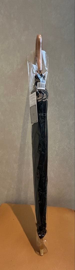 【お値下げ中！】《かわず張り》ALUCOOL ブラック 刺繍入り日傘（晴雨兼用）