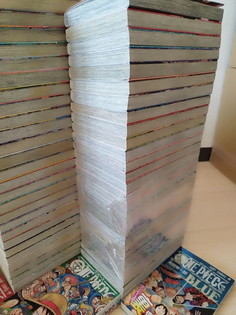 ワンピースONE PIECE　　 1巻〜114巻　 全巻セット+公式ガイド本4冊