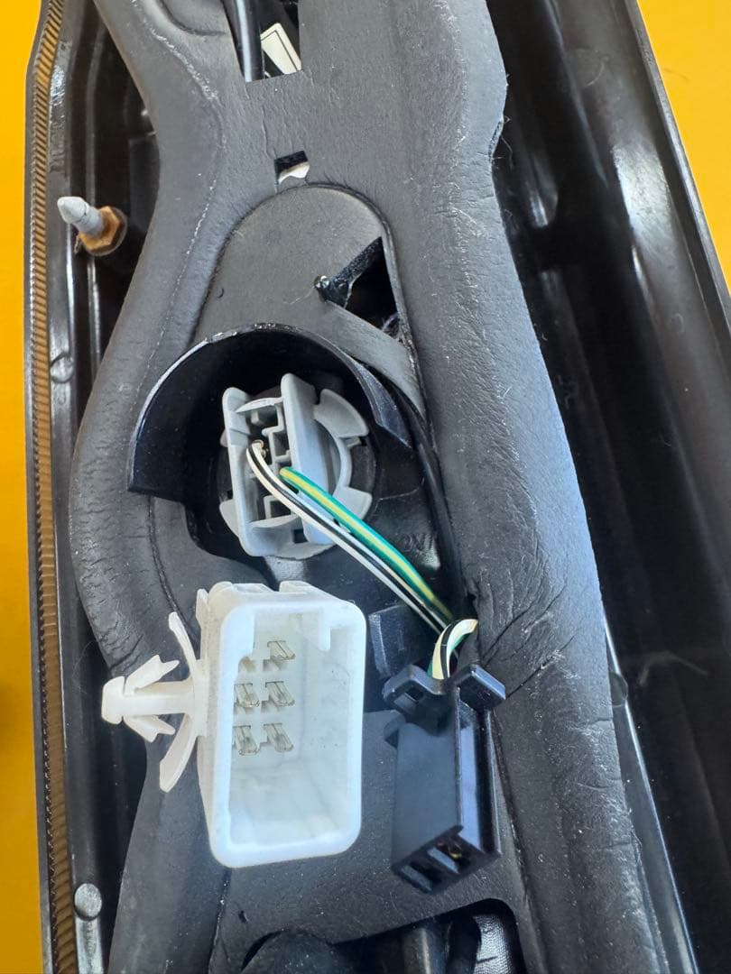 LEDテールライト スモーク 左右セット　ハイエース　テールランプ