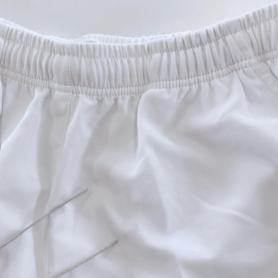 YONEX ヨネックス ショートパンツ 日本製 スリット 白 スポーティ 運動