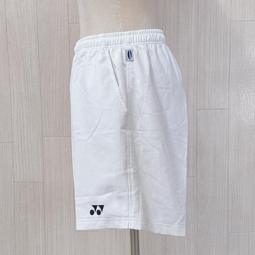 YONEX ヨネックス ショートパンツ 日本製 スリット 白 スポーティ 運動