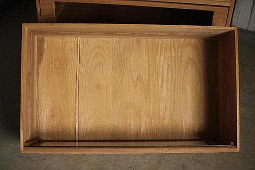 前面ガラスの引き出し4段　食器棚　シャツケース　収納棚　古家具