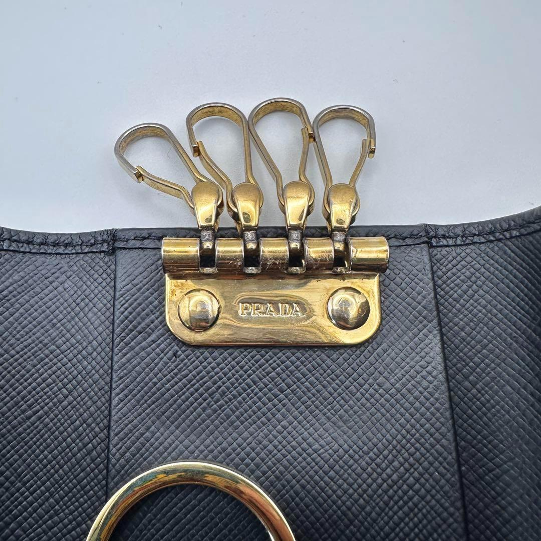 PRADA プラダ　4連キーケース　サフィアーノレザー　ゴールド金具 リング付き