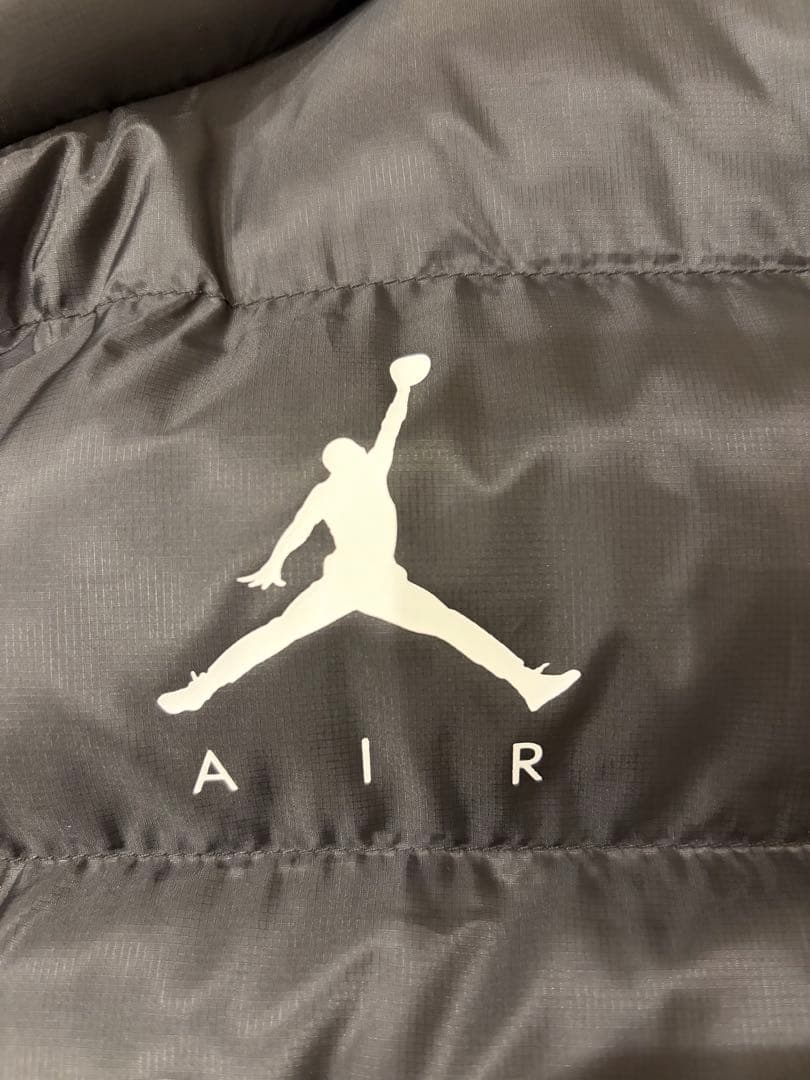 【新品同様】ナイキ ジョーダン ダウンベスト XXL中綿 黒　メンズ