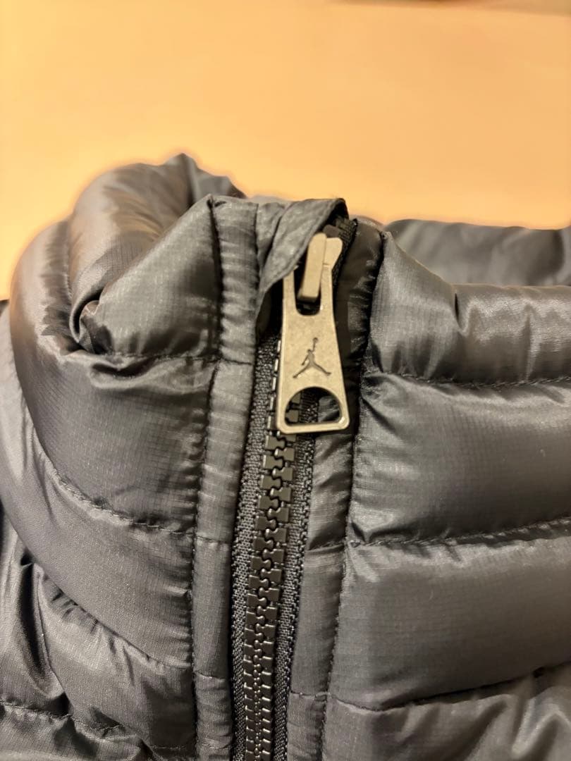 【新品同様】ナイキ ジョーダン ダウンベスト XXL中綿 黒　メンズ