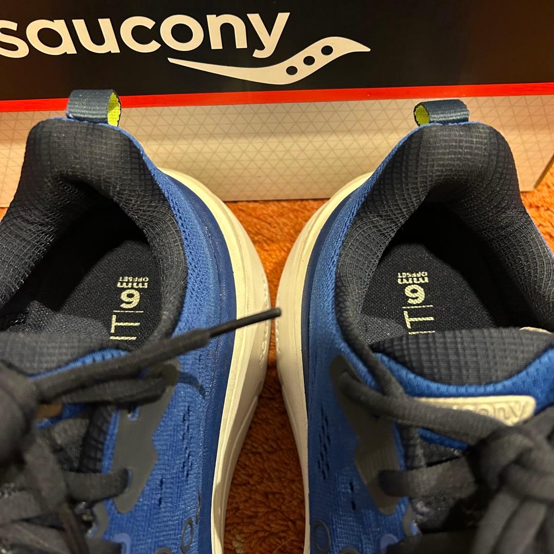 美品 サッカニー ハリケーン25 サイズ26.5㎝