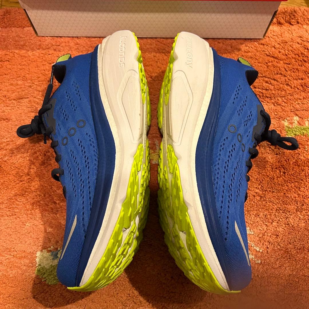 美品 サッカニー ハリケーン25 サイズ26.5㎝