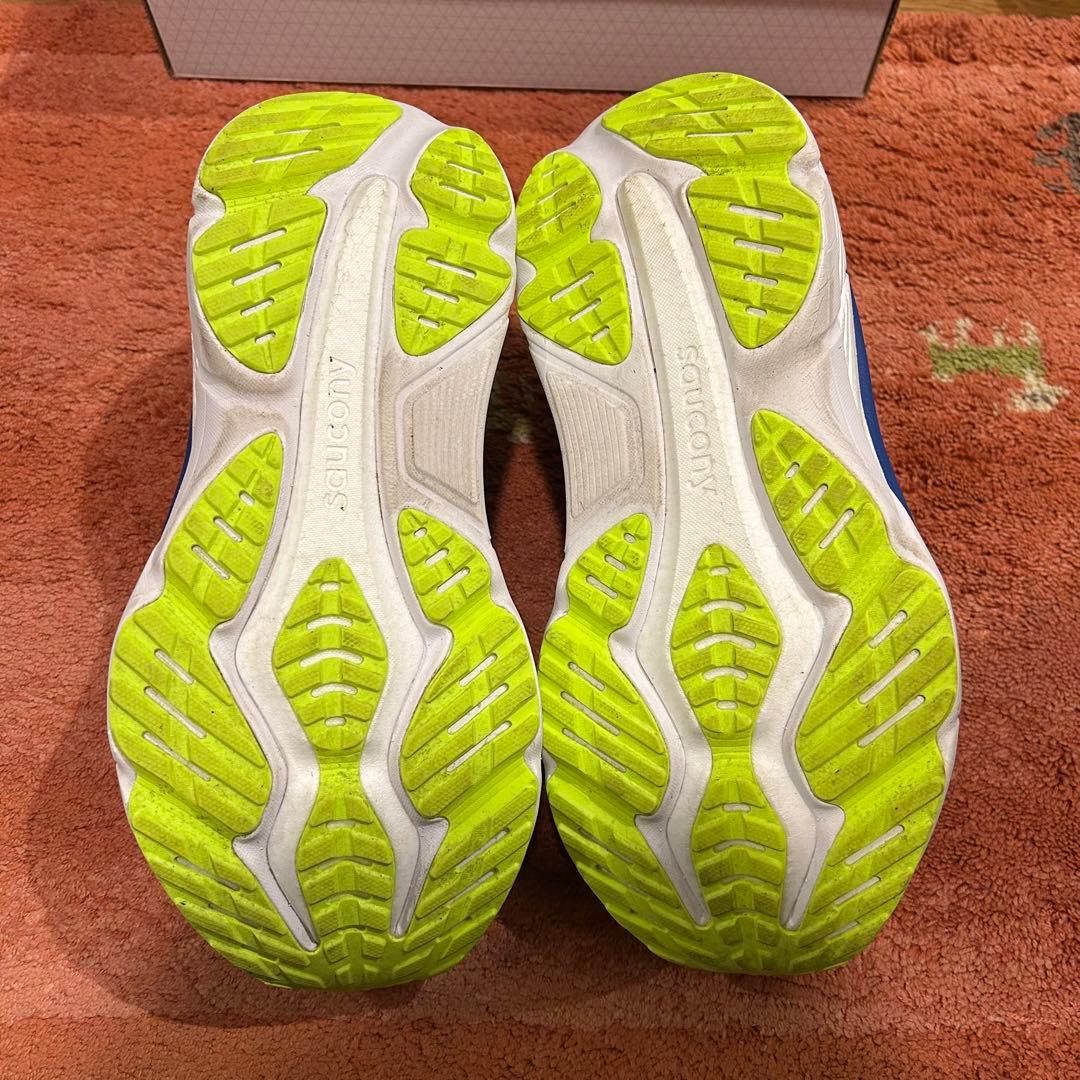 美品 サッカニー ハリケーン25 サイズ26.5㎝