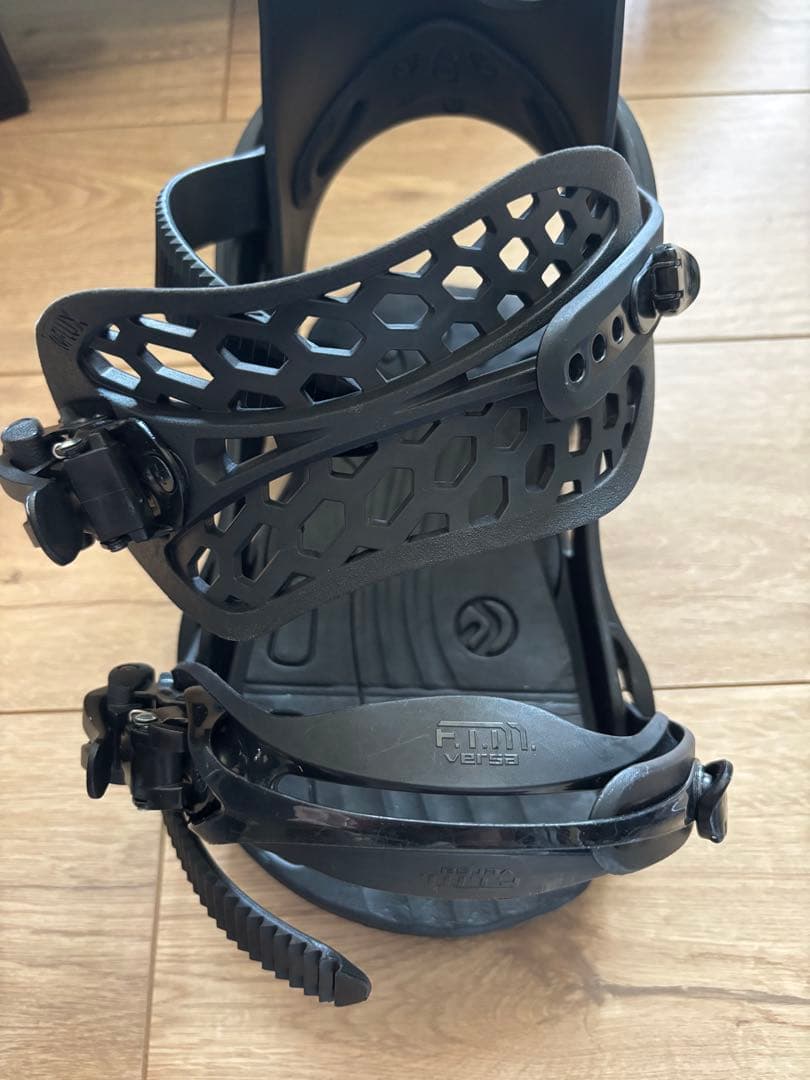 DSL M Black/White スノーボードビンディング