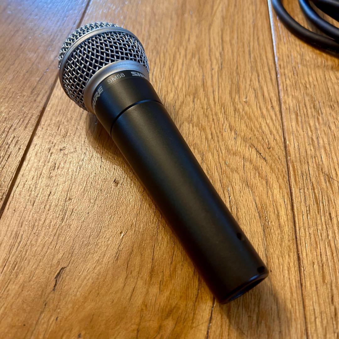 美品　SHURE ダイナミックマイク SM58 と マイクケーブル