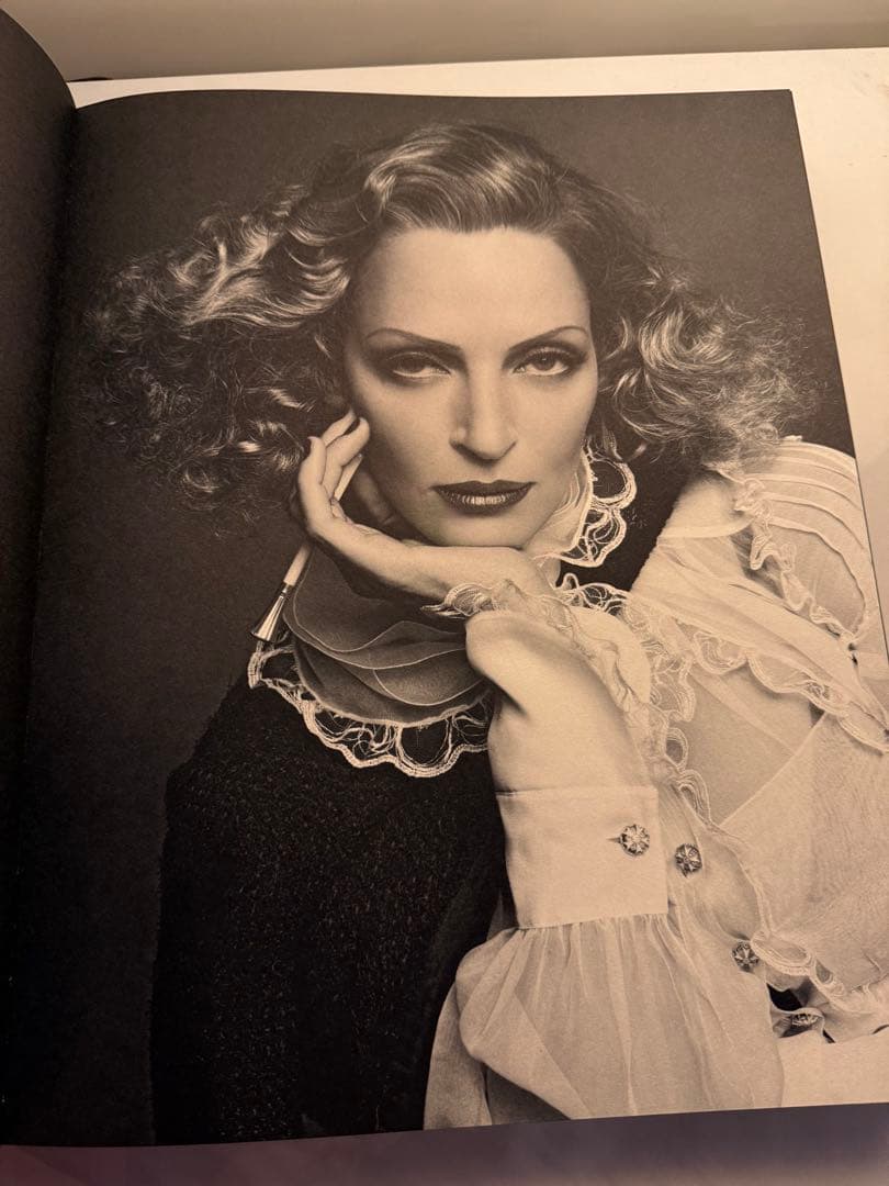 THE LITTLE BLACK JACKET 初版 2012年シャネル 写真集