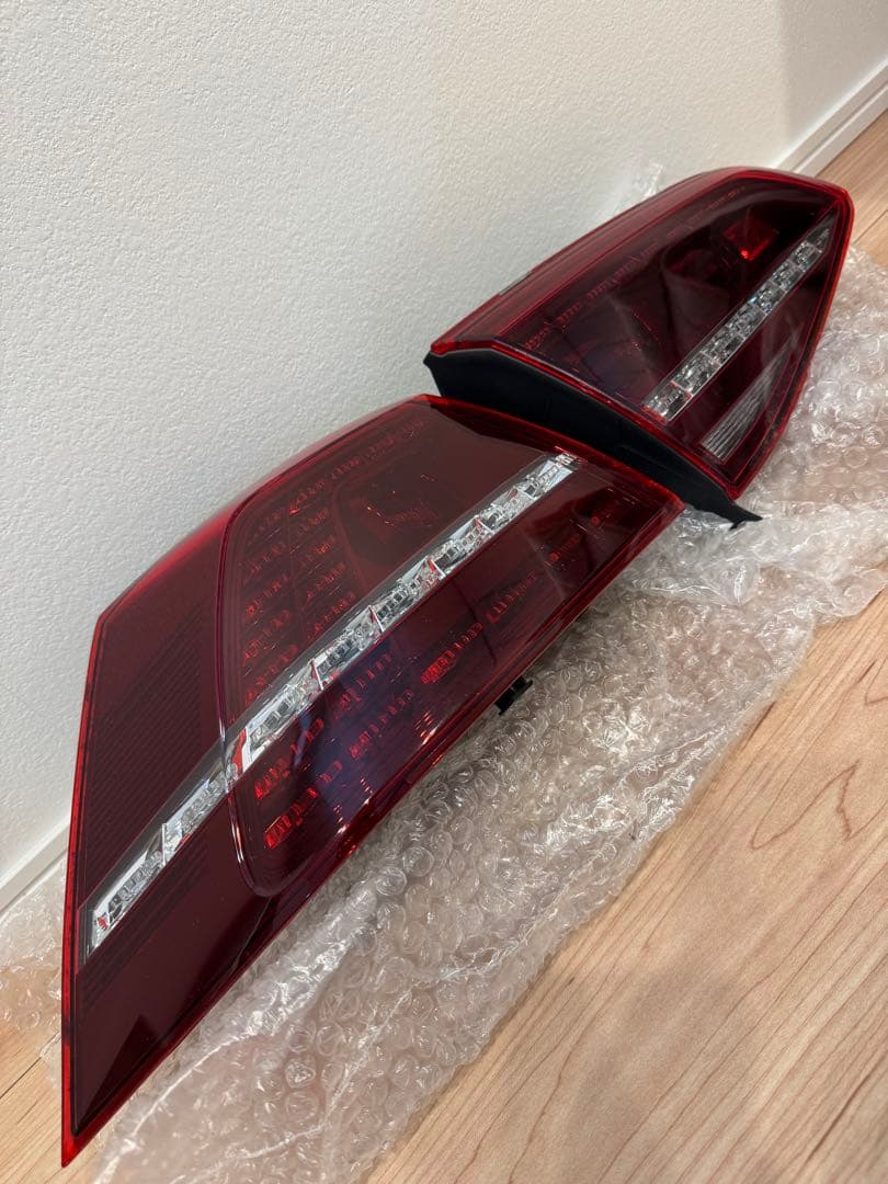 純正 ゴルフ7 R GTIクラブスポーツ テールランプ　ダークレッド 左右4点