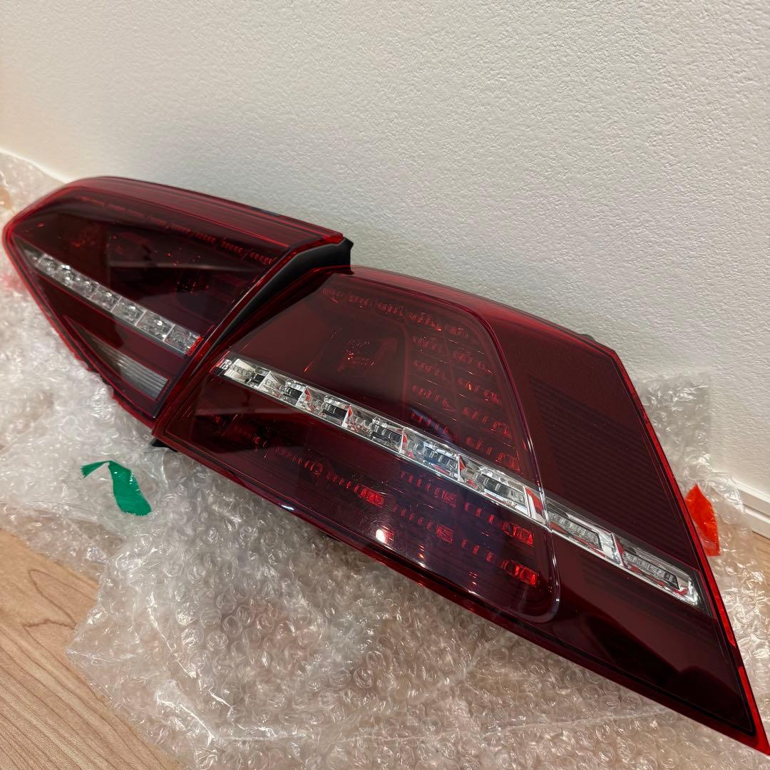純正 ゴルフ7 R GTIクラブスポーツ テールランプ　ダークレッド 左右4点