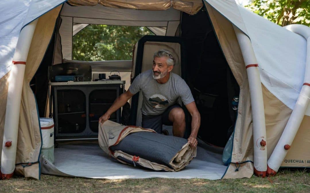 QUECHUAケシュアアウトドアマットレス ULTIMCOMFORT自動拡張式