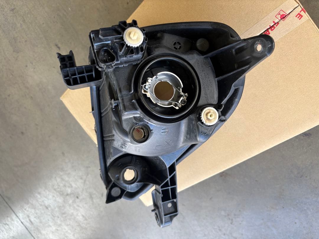 ミライース LA310S 左ヘッドライト