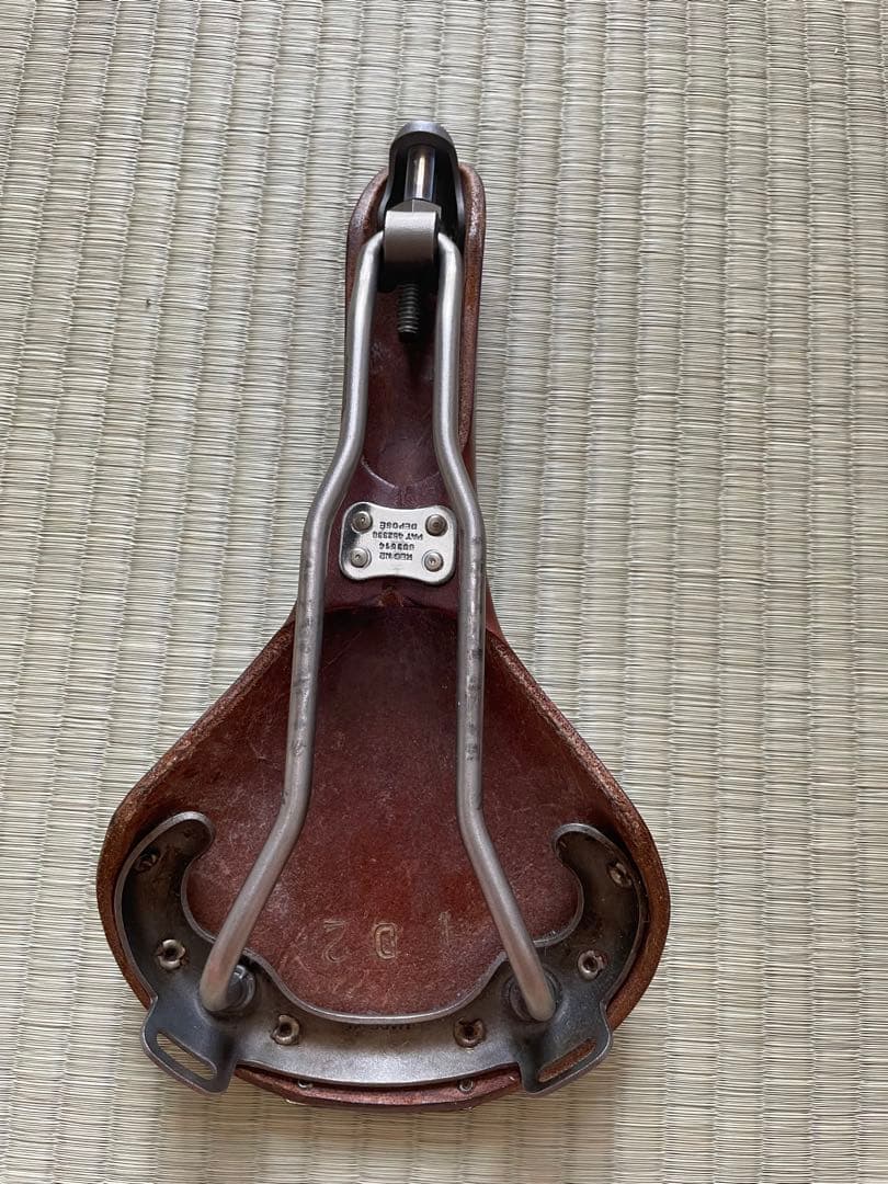 BROOKS ブラウン　チタンサドル