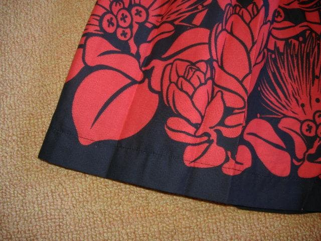 パウスカート★タパ＆レフア柄★黒地Ｘ赤・黄柄