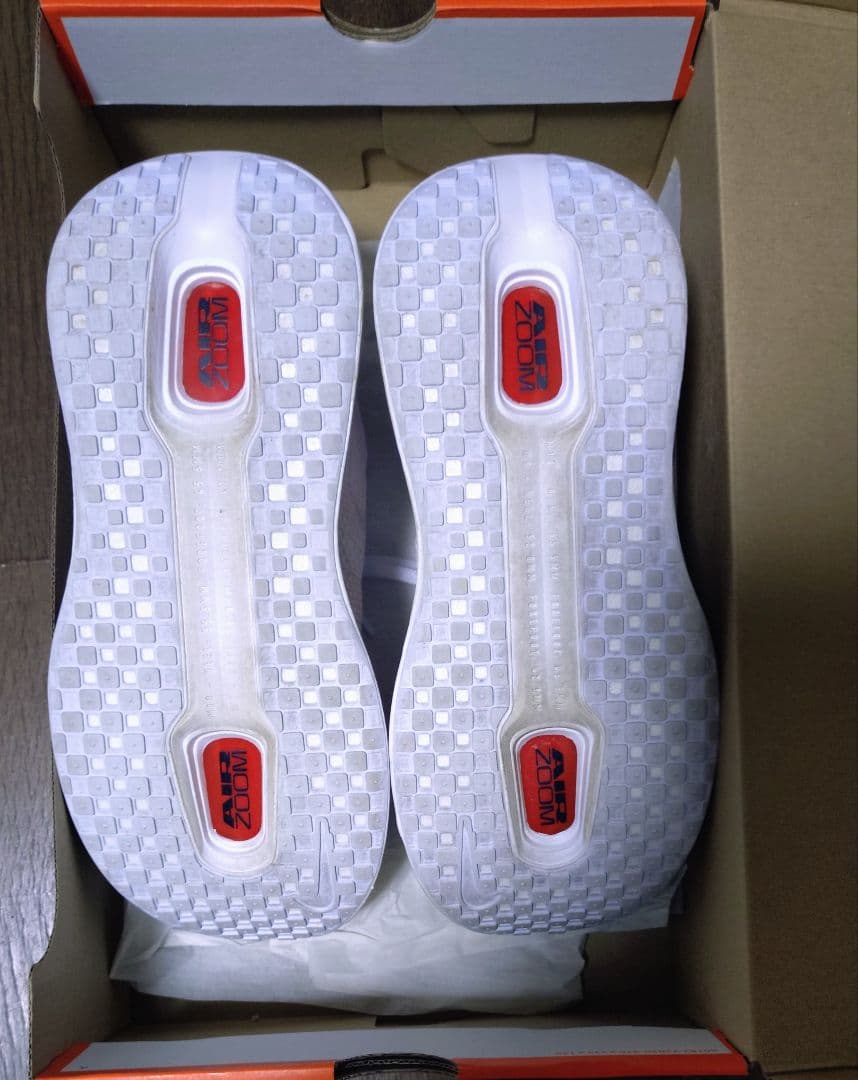 週末限定価格 NIKEボメロプレミアムVomeroPremium 27cm