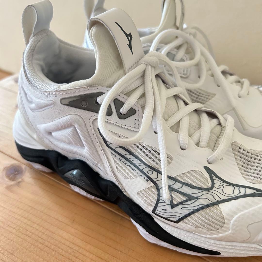 専用◯MIZUNO バレーボールシューズ ウエーブモーメンタム３