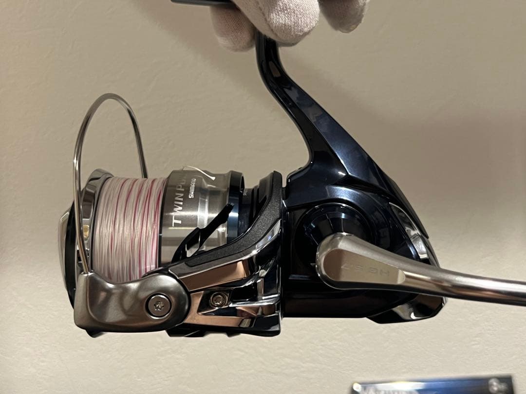 【美品】シマノ　２１ツインパワーＳＷ６０００HG 替スプール、新品ライン付き