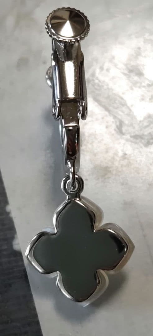 シェル フラワーイヤリング(片耳のみ)