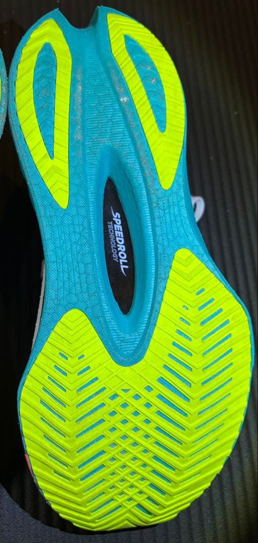 サッカニー　エンドルフィン　プロ4 メンズ25.5cm