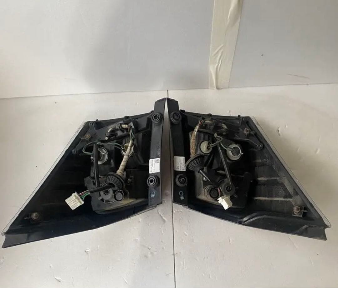 ホンダ フリード GB3 前期 純正テールランプ 左右セット