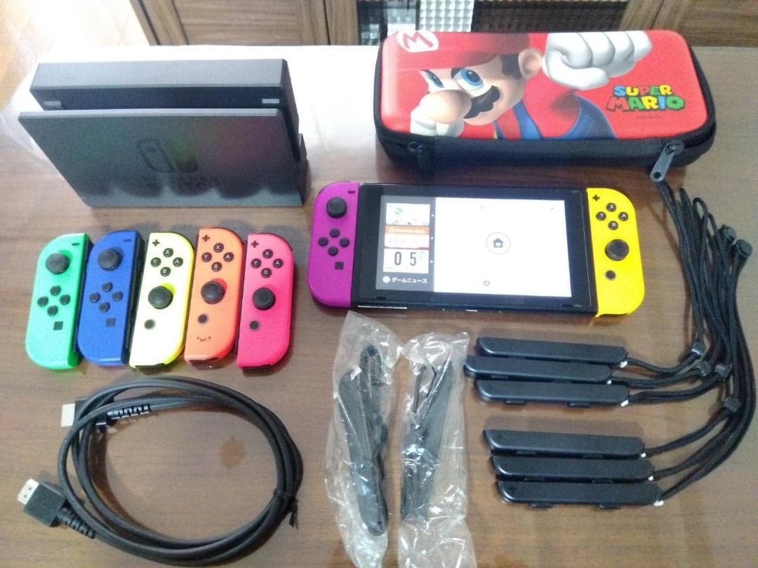 スイッチ本体、ジョイコン7個、ケースや充電器、電源アダプターや部品などセット